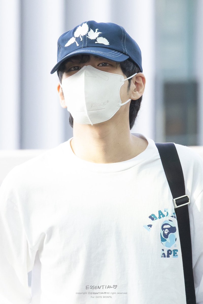 ᴇꜱꜱᴇɴᴛɪᴀʟ tweet media