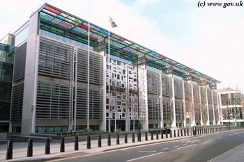 Dan Peters tweet media