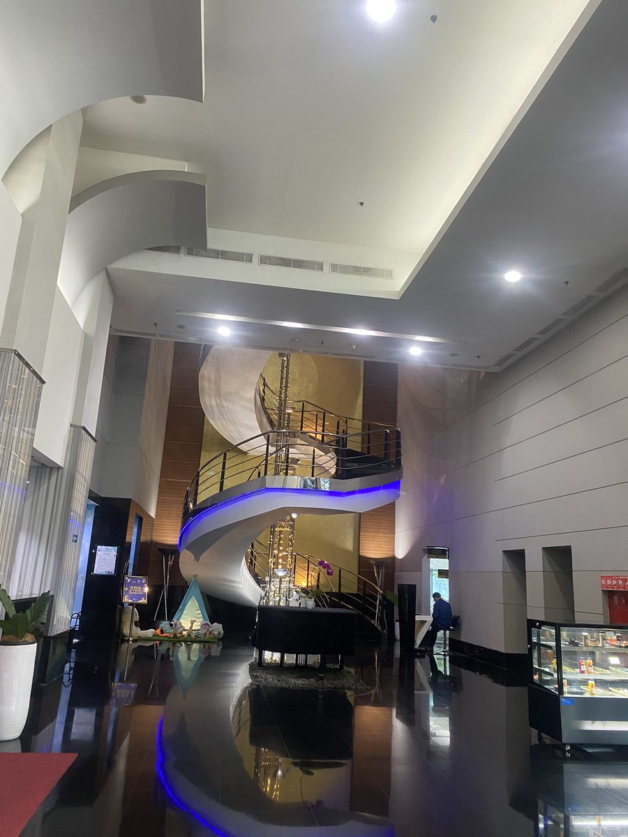 chokoala16's tweet image. Sendirian bangeet ini 
#jakarta
#kuningan