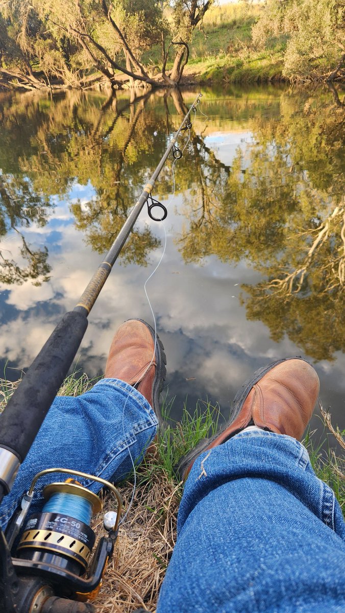 larrycannmusic's tweet photo. Not a bad way to finish a day... #fishin #drowningaworm #larrycannmusic #cowboycountry https://t.co/LIy2n56hKy