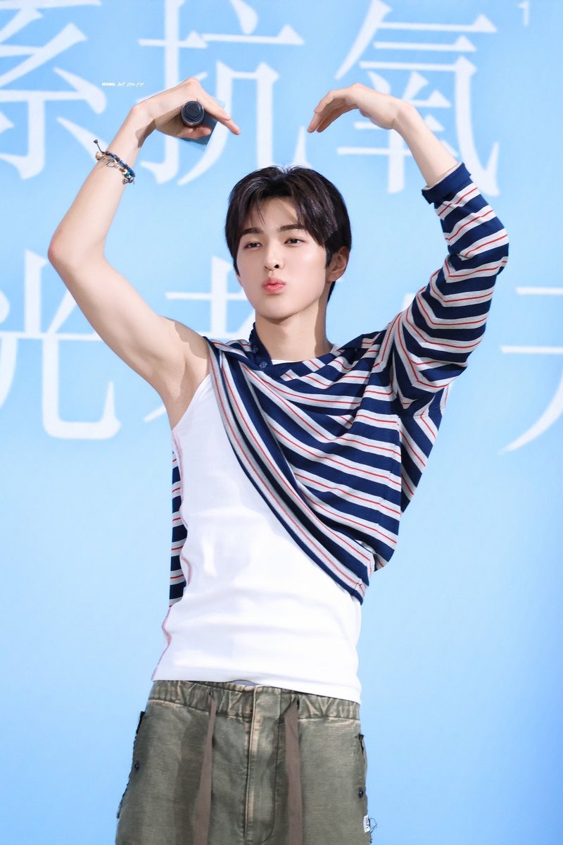 건호 겨드랑이 tweet media