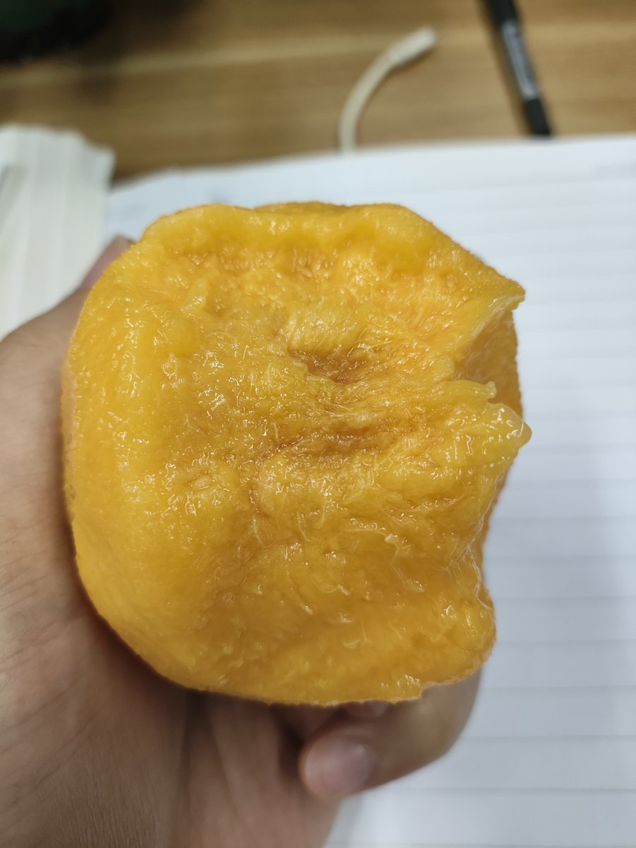 اسود 35 كاااش للحلو  tweet media