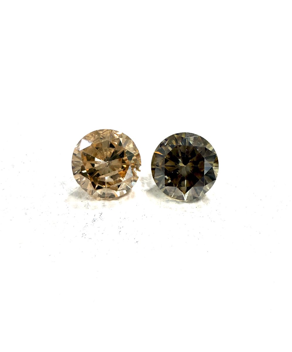 GemaxStone's tweet photo. こちらの💎 2pc - 両方1ct ✨
・うっすらブラウニッシュオレンジ
・オリーブ🫒色のグリーン
驚き‼️価格でご案内致します
大阪石ふしぎ大発見展 :: 第3展示場 : 78,79 

^^^^^

Sun-kissed brownish orange meets earthy olive green 🫒☀️

Round brilliant twins with totally different personalities https://t.co/lgY40oe36F