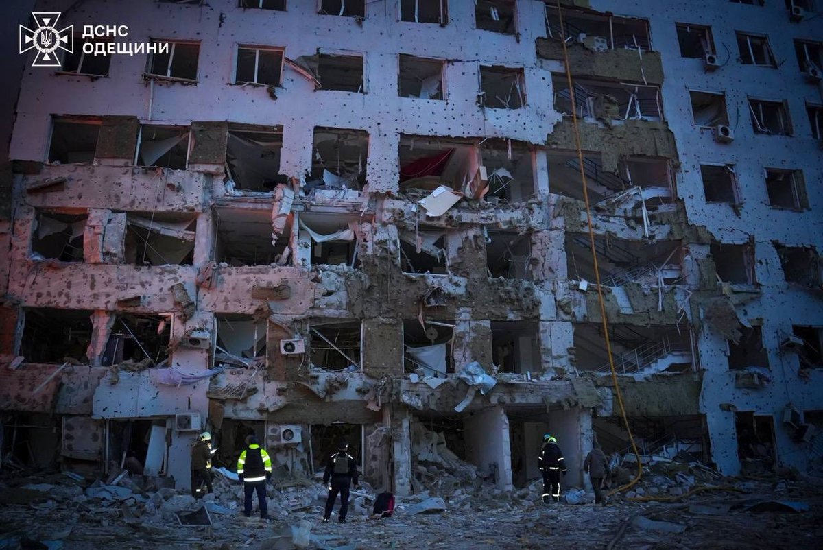 redhead ophelia 🇺🇦🏳️🌈 tweet media