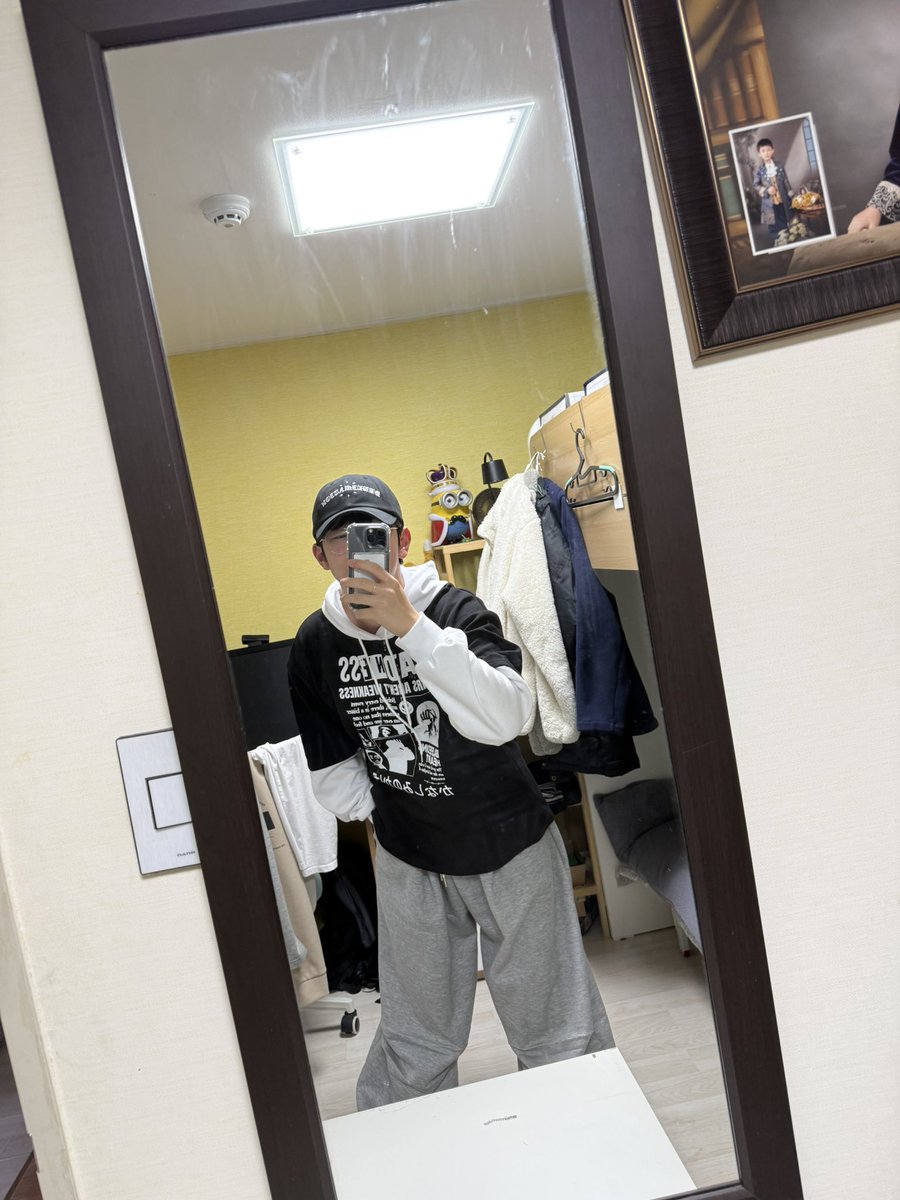 t1cfj's tweet photo. #게친소 #트친소 #ㄱㅊㅅ #ㅌㅊㅅ 
사진재탕이지만 그래도 올리는 트친소
선뎀 해주면 댕댕이처럼 달려감 https://t.co/tz9pmUs5xy