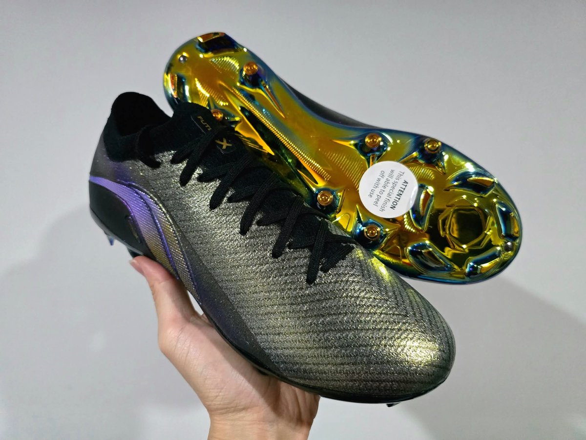 รองเท้าฟุตบอลแบรนด์ไทยน่าลองมาอีกแล้ว 
futbolx imperial prime X01
มีความคล้าย #nike อยู่พอสมควร ราคา 1,xxx ใส่โคดลดน่าจะได้ไม่เกินพัน

s.shopee.co.th/3fzmpa73Nz