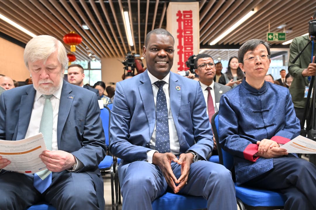 ECA_OFFICIAL's tweet image. .@ECA_OFFICIAL is celebrating the #ChineseLanguageDay in collaboration w/ the Embassy of China to Ethiopia &amp;amp; Mission of China to @_AfricanUnion; the event will showcase presentations, documentaries &amp;amp; cultural performances, including traditional Chinese medicine.

#Multilingualism