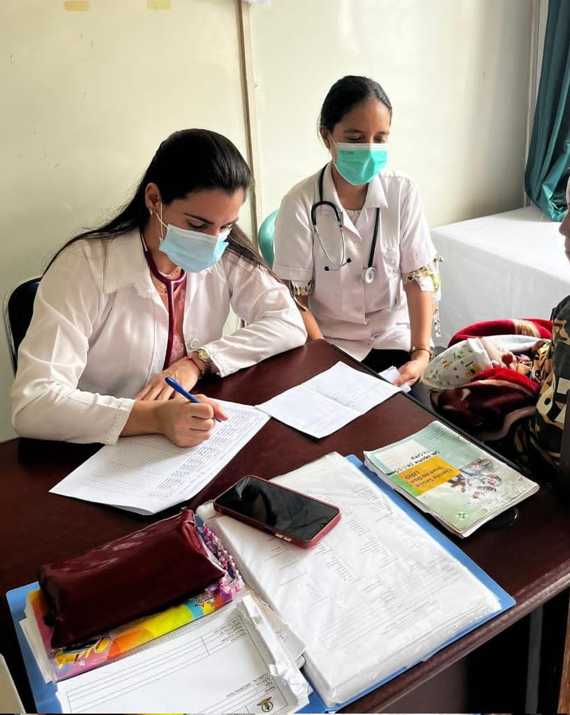 La Dra. Iliana Molina, Especialista en Neonatología, realiza consulta en OPD, brindando seguimiento a pacientes egresados del servicio de Neonatología, específicamente a recién nacidos de alto riesgo. #HNGV #BMCTL #CubaSalva