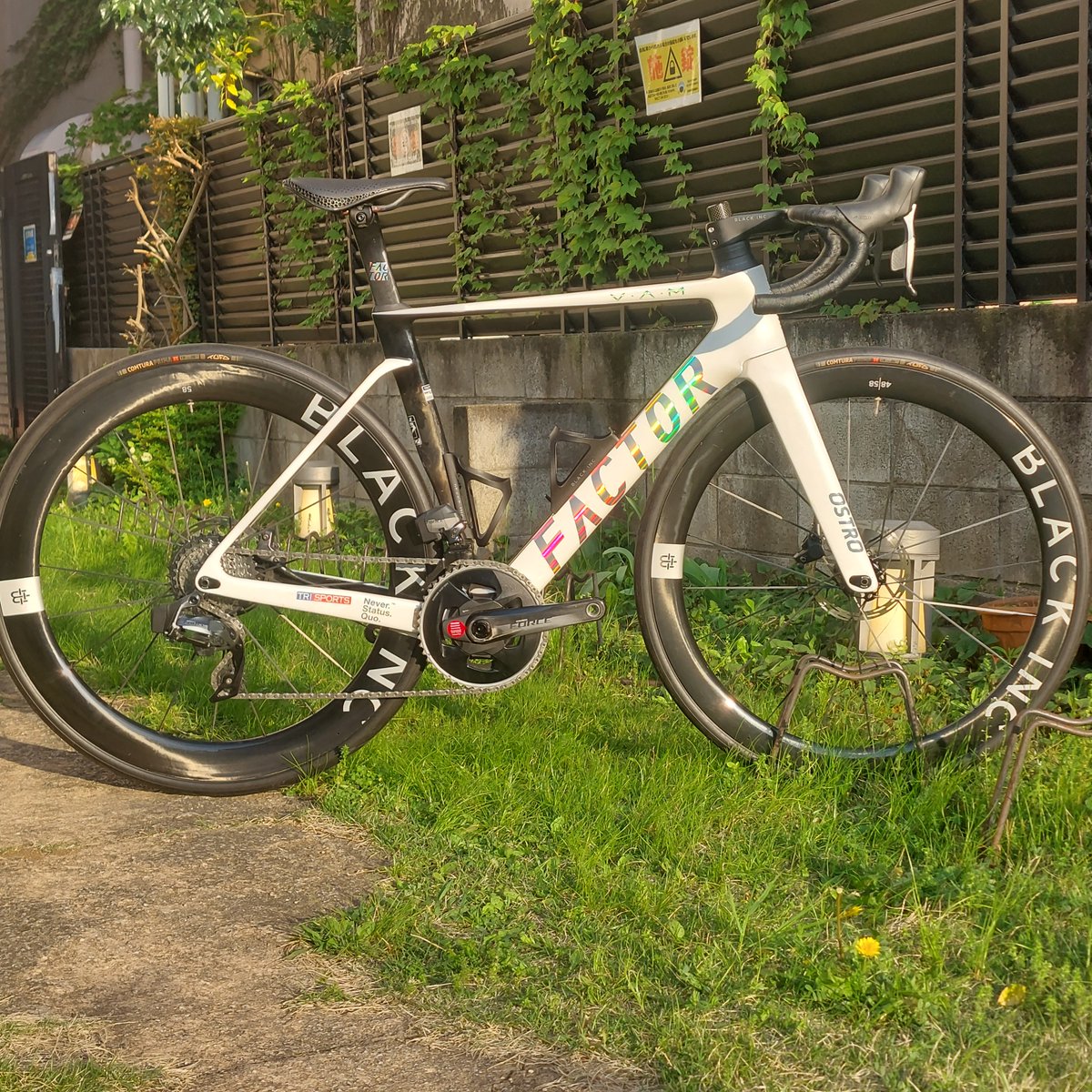 nalsimafrend's tweet image. 【試乗期間延長】FACTORのロードバイクに試乗ができます！

試乗期間　2026年4月3日（金）～4月23日（木）
試乗時間　12：00～17：00（最終受付）

試乗車リスト
OSTRO VAM2.0　サイズ　52、54
MONZA　サイズ　52

＃FACTOR
＃なるしまフレンド