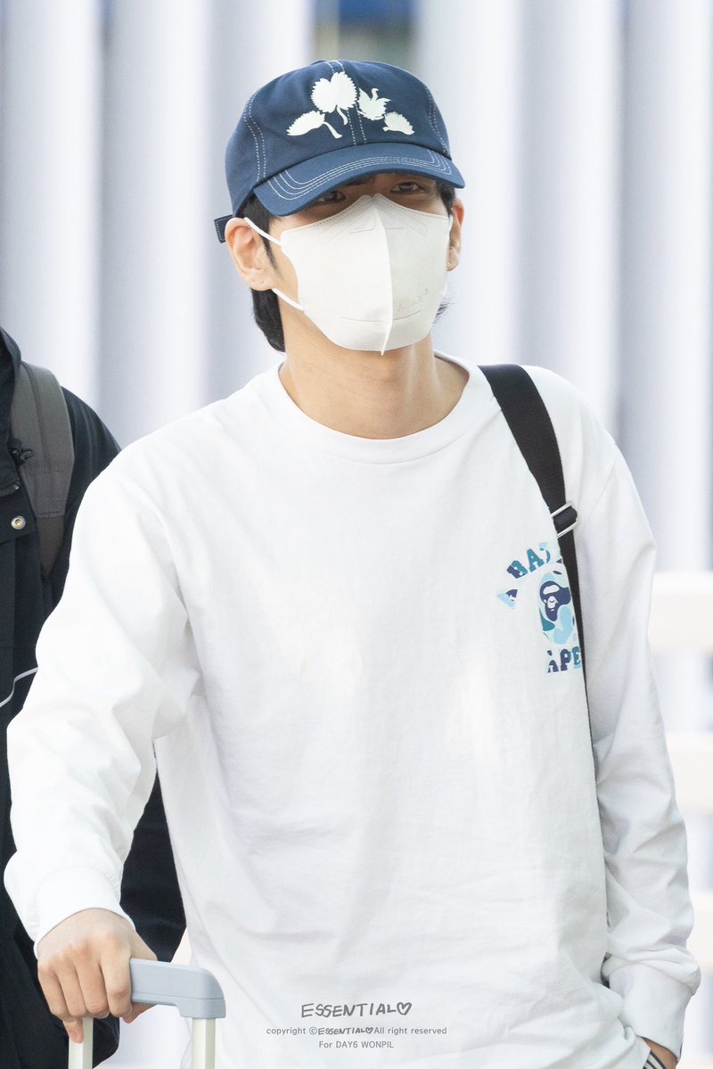 ᴇꜱꜱᴇɴᴛɪᴀʟ tweet media