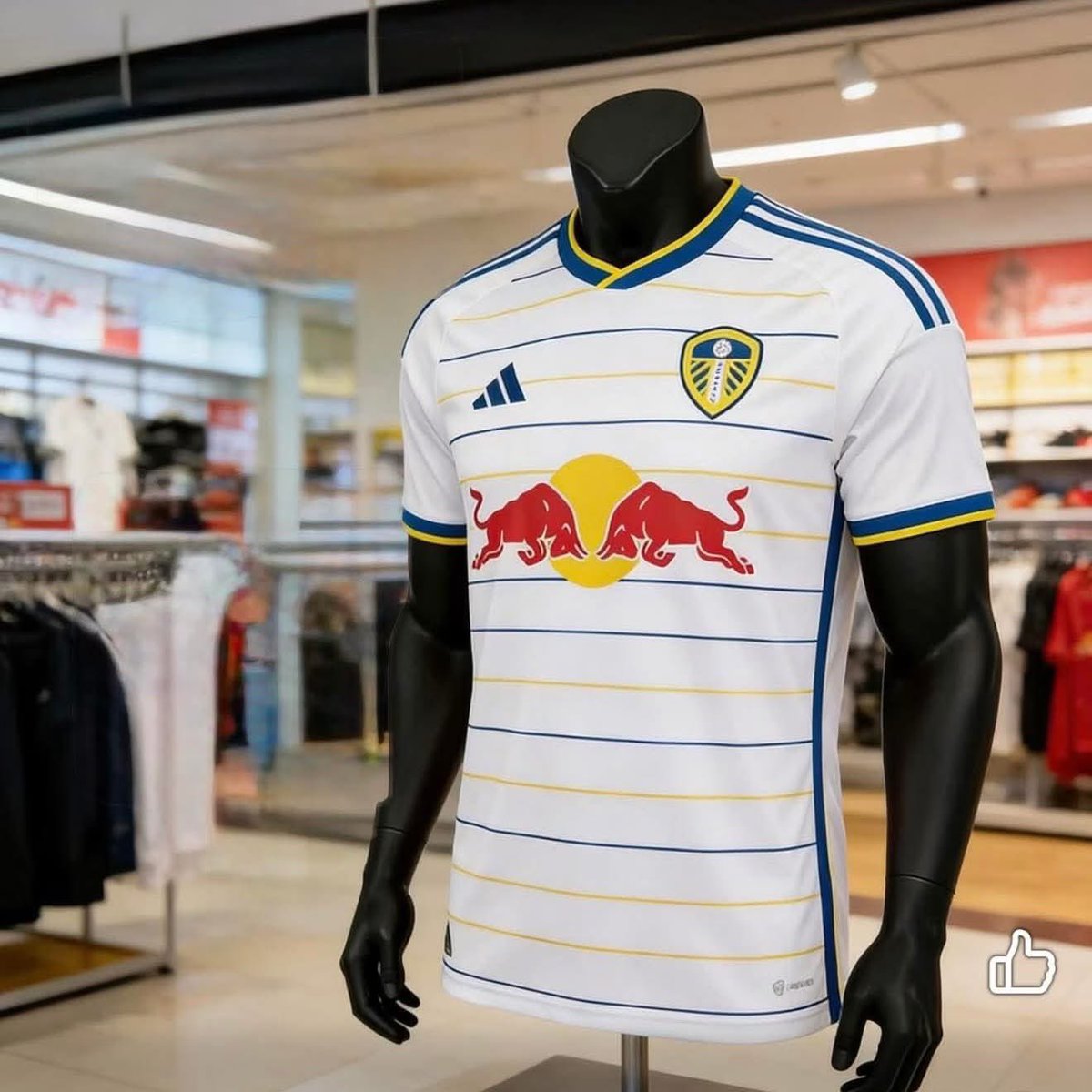 legendsofleeds's tweet image. Strong rumours that this is next season’s home shirt 👀 

#lufc #leeds #leedsunited #leedsleedsleeds #leedsfans