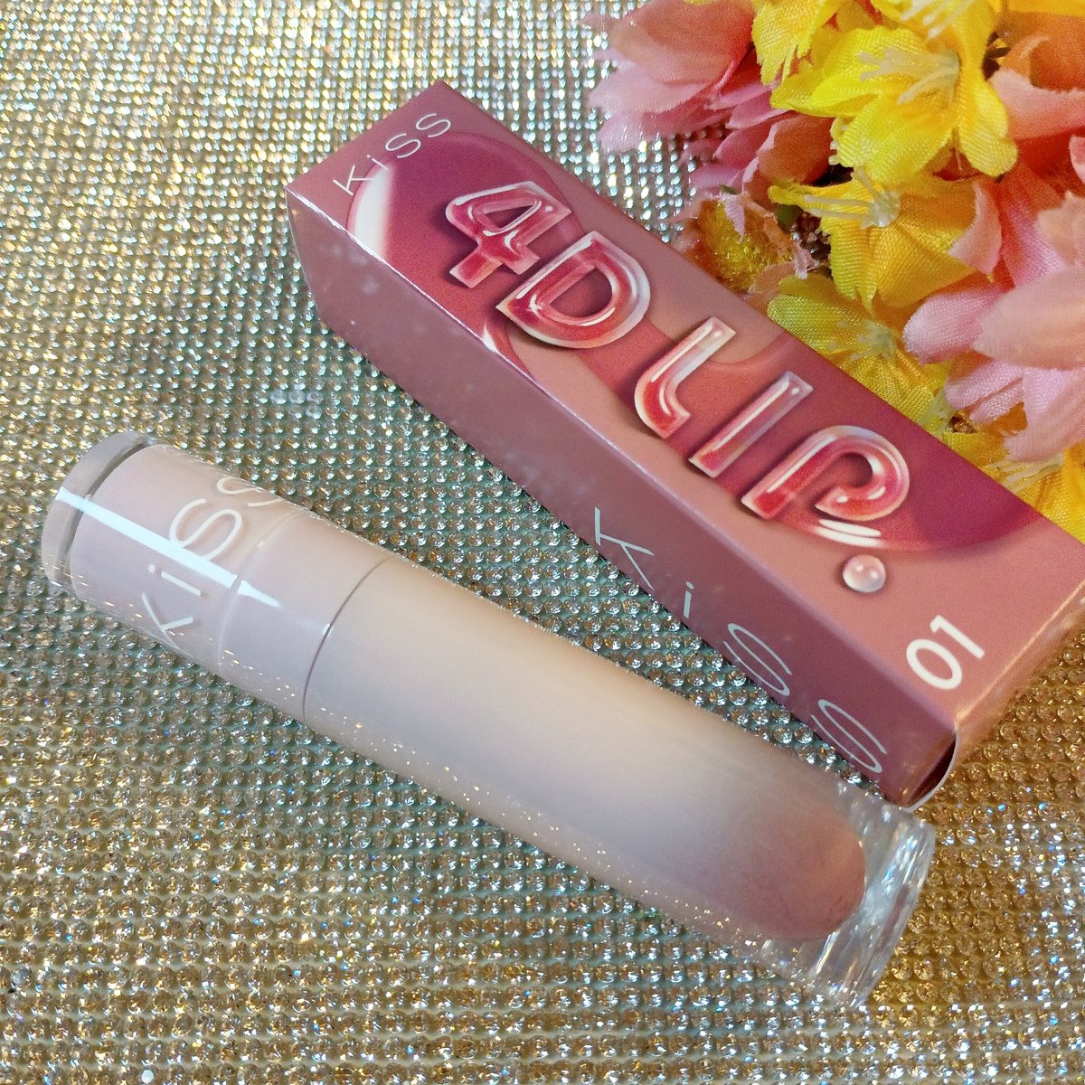 karakuri_03's tweet image. #プレゼント
#Kiss
#コスメヲタ部プレキャン
#4Dリップ 
01  アンティークロゼ
厚みのあるツヤ膜が密着する｢厚膜フィラー設計｣で重ねるほどにぷっくりしたツヤ感が増す💄✨
粘度のある液でしっかり色がのる🩷

チップ先端にくぼみがあり、液がたっぷりのるようになってる💡
着画は2度塗りしてます🥹