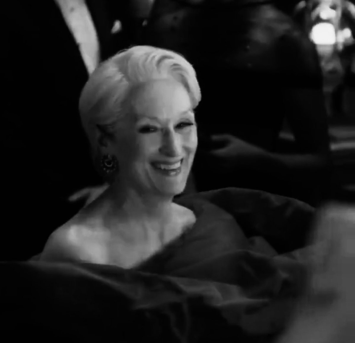 gala 👠 tweet media