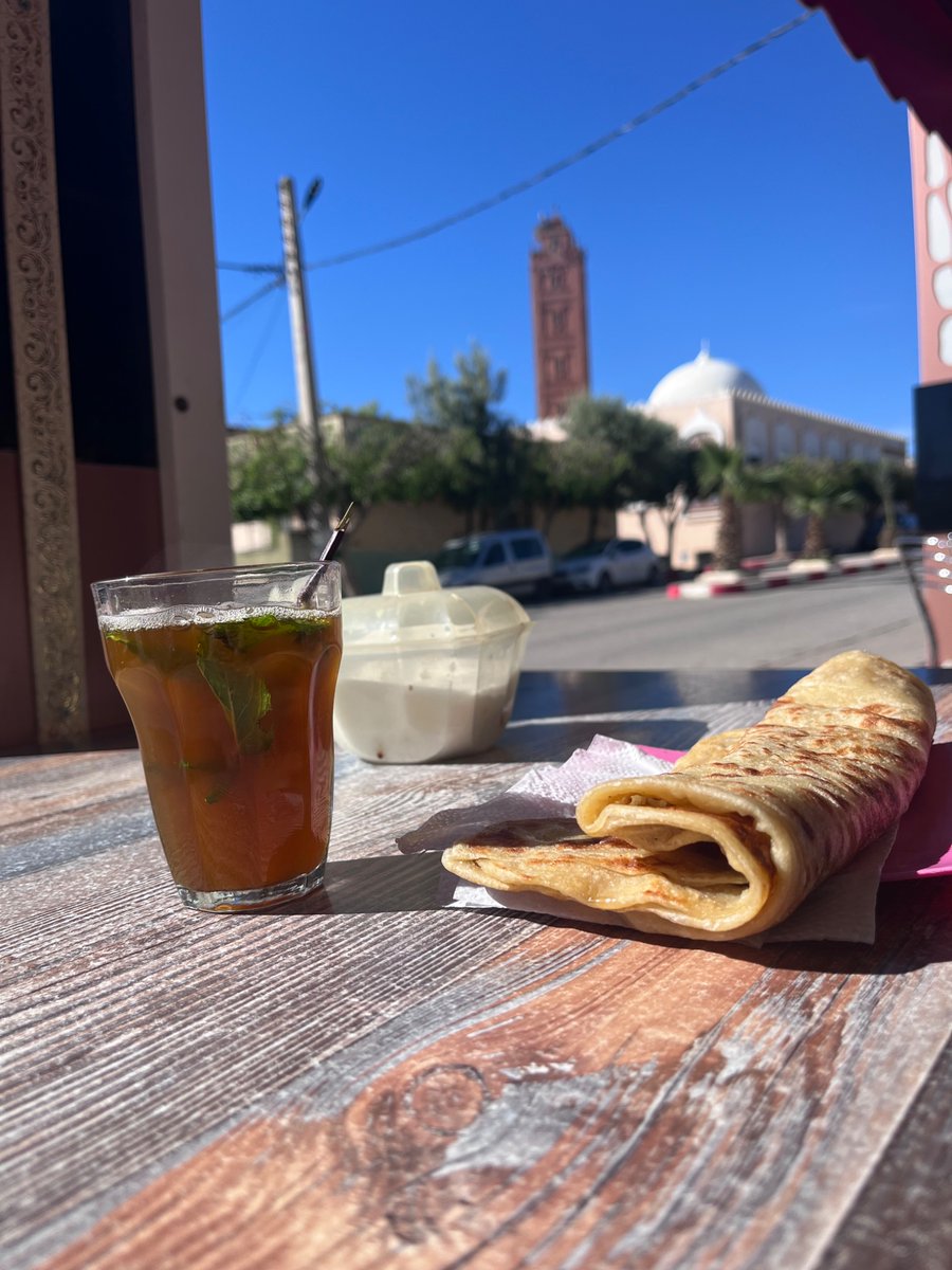 Premier atay de la journée…. Jam3at saymine smahouli bark!! #atay_time_fellaoucen #tlemcen