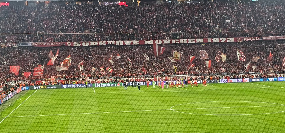redwhite_munich's tweet photo. Was für eine magische Nacht!
🔴⚽️🏟⭐️ #FCBRMA https://t.co/FrNe3ddeV0