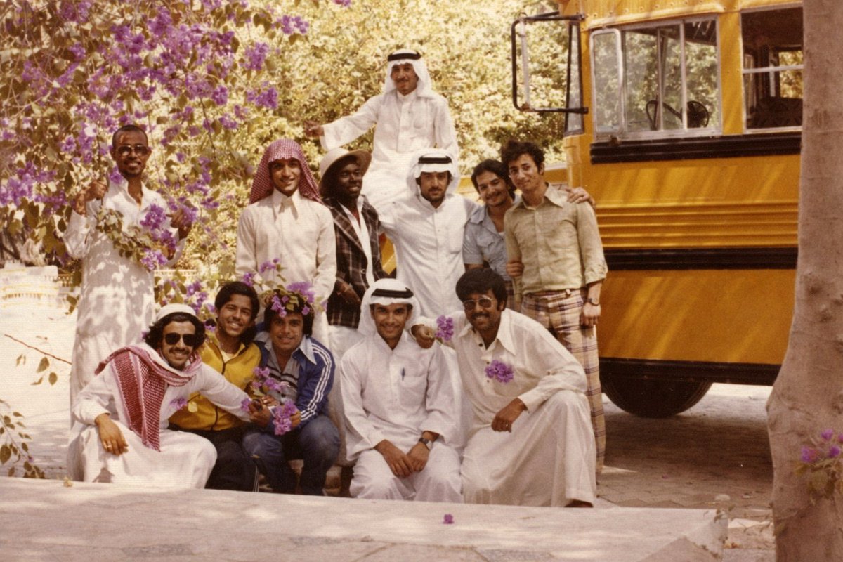 KFUPM's tweet image. من الذاكرة 🎞️

طلاب #جامعة_الملك_فهد_للبترول_والمعادن في رحلة ترفيهية، منتصف السبعينات الميلادية.

#KFUPM