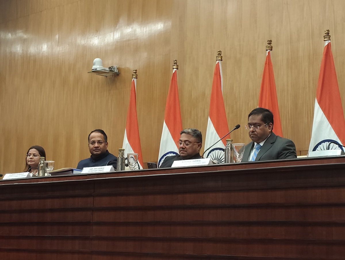 ubeernaqushbndi's tweet image. MEA's special briefing on Austria Chancellor's #India visit.