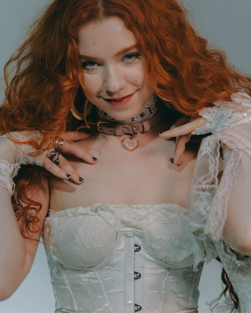 ☾ ✶ ALEXIA EVELLYN ⋆ ☽ tweet media