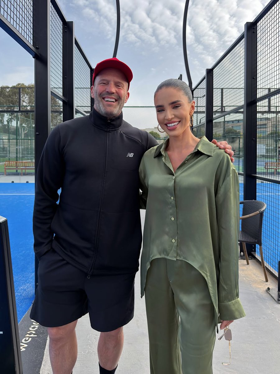 populicc's tweet photo. Oyuncu Jason Statham, tatil için geldiği Antalya'dan fotoğraflar paylaştı. https://t.co/cyQpzg4hnp