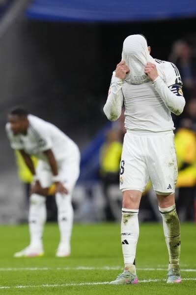 mslaggert's tweet photo. 🚨 Mourinho on Five (5) Real Madrid players whose mistakes cost them the UCL tie vs Bayern. Nọ 5 will shock you 🤯

❌️ Eduardo Camavinga
The late second yellow was ABSOLUTELY avoidable. Madrid were reduced to 10 men and immediately punished in the last few minutes.

❌️ Trent Alexander-Arnold
Lost track of Luis Díaz in the first leg, leading to the opening goal that put Madrid on the back foot in the tie.

❌️ Vinícius Júnior
Too many costly turnovers in dangerous areas, giving Bayern transition chances and shifting momentum.

❌️ Álvaro Carreras
Struggled badly defensively against Michael Olise, repeatedly beaten and exposed on the left side 

❌️ Kylian Mbappé
Missed key chances in crucial moments across the tie, where Madrid needed clinical finishing to change the outcome.