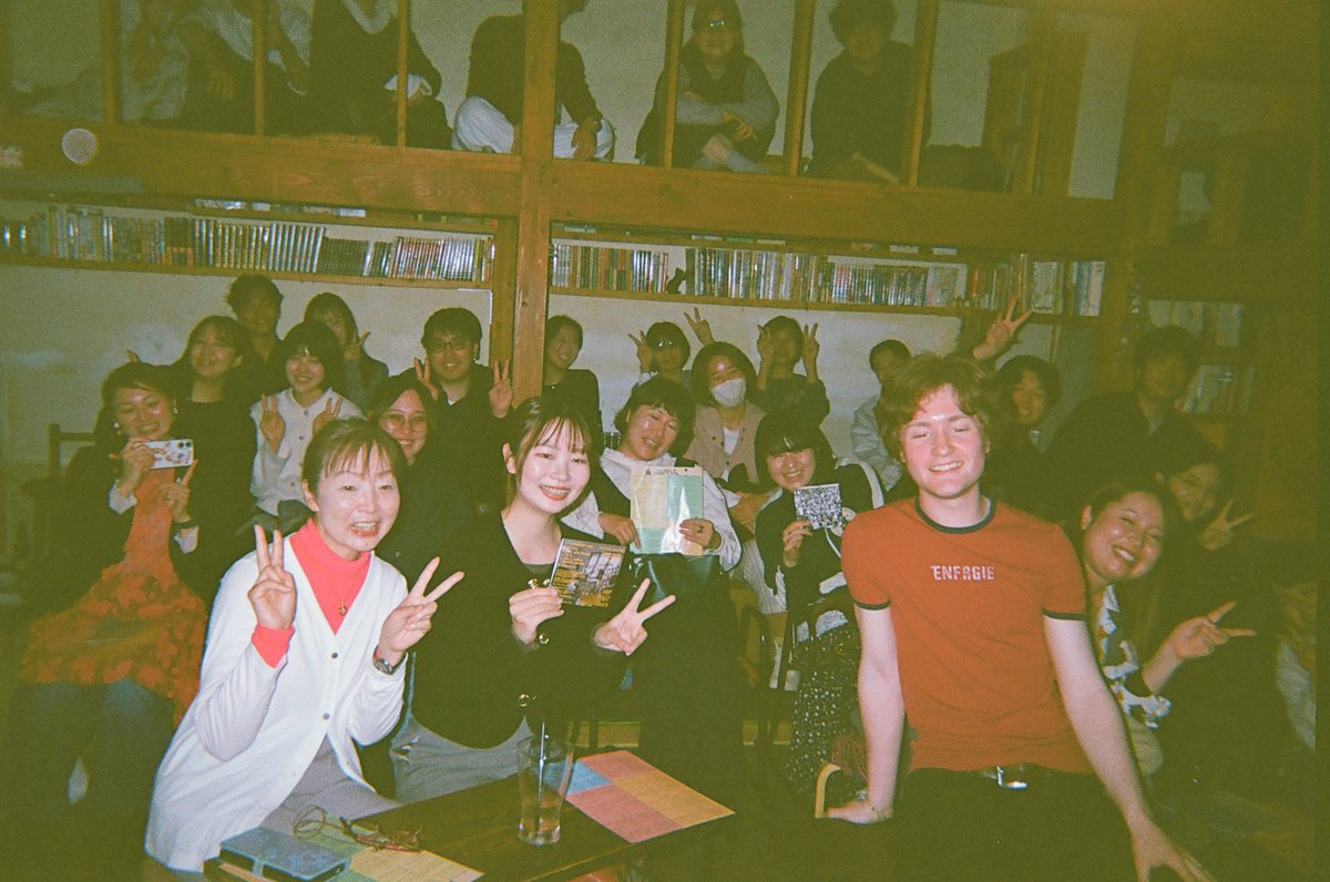 harrytpope's tweet photo. ご来場いただいた皆さま、真剣に耳を傾けてくださり、熱い声援を本当にありがとうございました。お話しできたことが何よりのハイライトでした。贈り物やお手紙、そして皆さまの作品も、本当に予想もしなかった喜びを与えてくれました。 https://t.co/qluh2klAT8