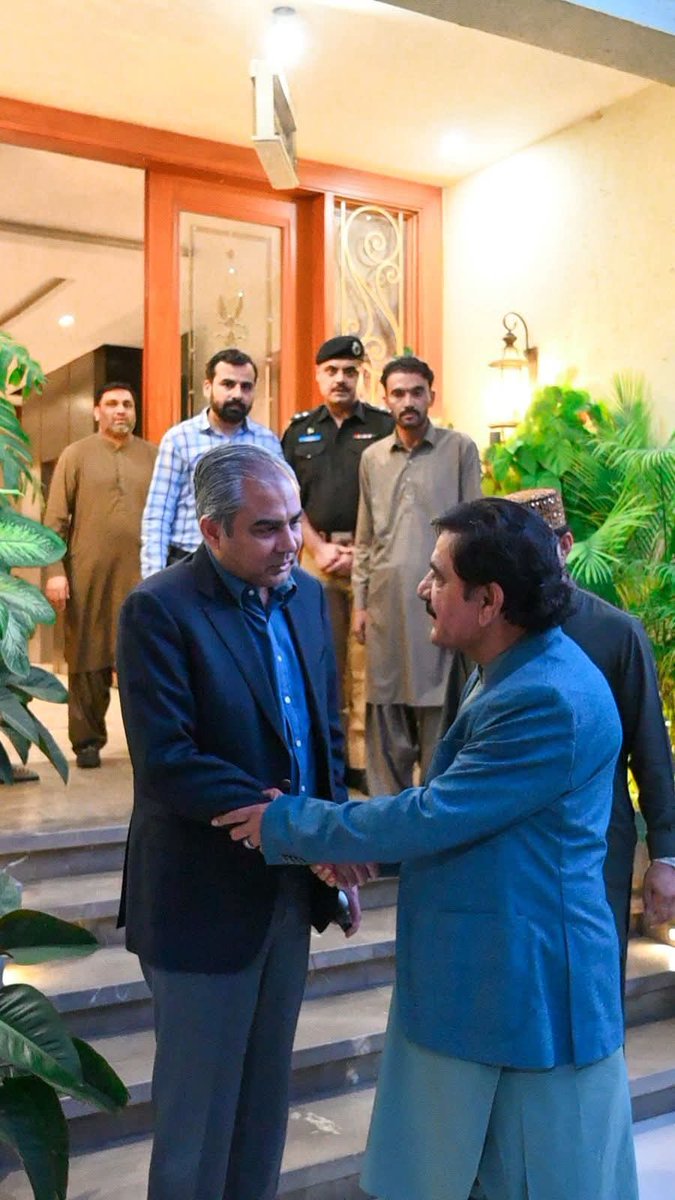 HajiAliHassanZ's tweet photo. Had the pleasure of meeting with the Federal Interior Minister, Mohsin Naqvi Sb in Karachi. During the meeting, we held a detailed discussion on the security situation in Sindh and the ongoing development projects in the province. We also agreed to further strengthen the working relationship between the federal and provincial governments to ensure greater public relief and effective coordination.