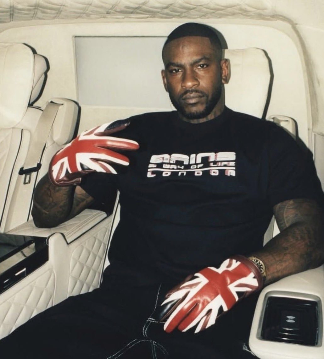 UpdateProducers's tweet image. 🚨🥁Rapper &amp;amp; music producer Skepta, pulling up in TOKYO today for his MAINS POP UP LAUNCH PARTY “PNG” LIVE