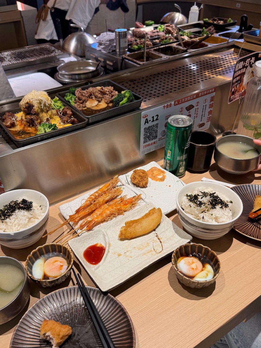 мая шахмаммедова tweet media