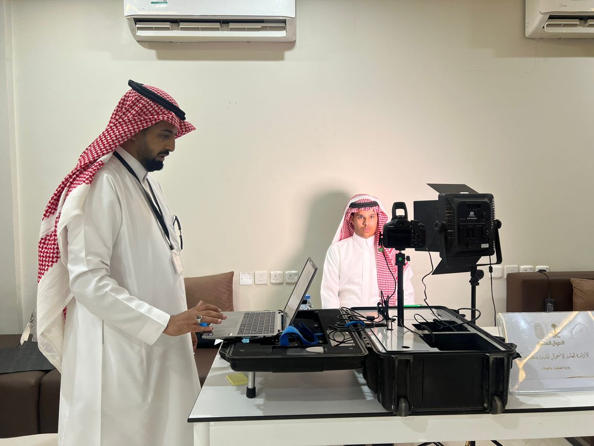 msalheens's tweet photo. استضافت مدارسنا فريق الأحوال المدنية الميداني ضمن مبادرة لإنهاء إجراءات إصدار بطاقة الأحوال المدنية أو تجديدها أو التعديل عليها.  
وتأتي هذه المبادرة ضمن الخدمات المساندة التي تقدمها إدارة الأحوال المدنية في #تبوك. https://t.co/Mah6u131Vr