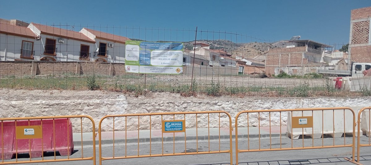 Aguasvira's tweet photo. Con cargo al Plan de Inversiones de mejora de infraestructuras hidráulicas que promueven el CVSE y Aguasvira con colaboración del @ayuntamillora ,han finalizado las obras de renovación de la redes de abastecimiento en📍Avenida San Rogelio y calle Corrales.

Inversión 314402,03 € https://t.co/Jyad4DOetB
