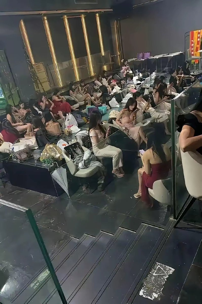 爱新觉罗敏敏子 tweet media