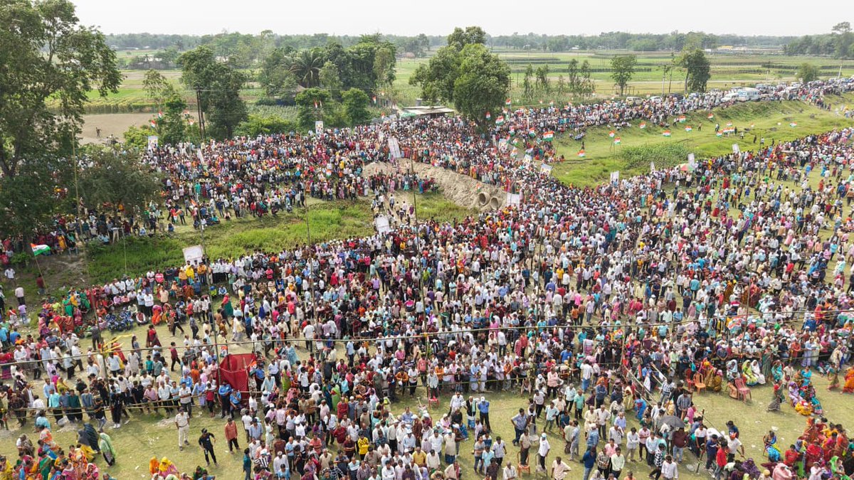 AITCofficial's tweet image. The enormous turnout at Mathabhanga, Cooch Behar for Smt. @MamataOfficial's rally is not extraordinary for Trinamool Congress. It is the usual sight.

Because when you have spent fifteen years standing by the people, the people stand by you. Every time. Without fail. Without