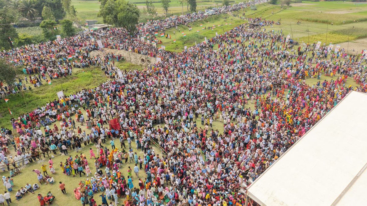 AITCofficial's tweet image. The enormous turnout at Mathabhanga, Cooch Behar for Smt. @MamataOfficial's rally is not extraordinary for Trinamool Congress. It is the usual sight.

Because when you have spent fifteen years standing by the people, the people stand by you. Every time. Without fail. Without