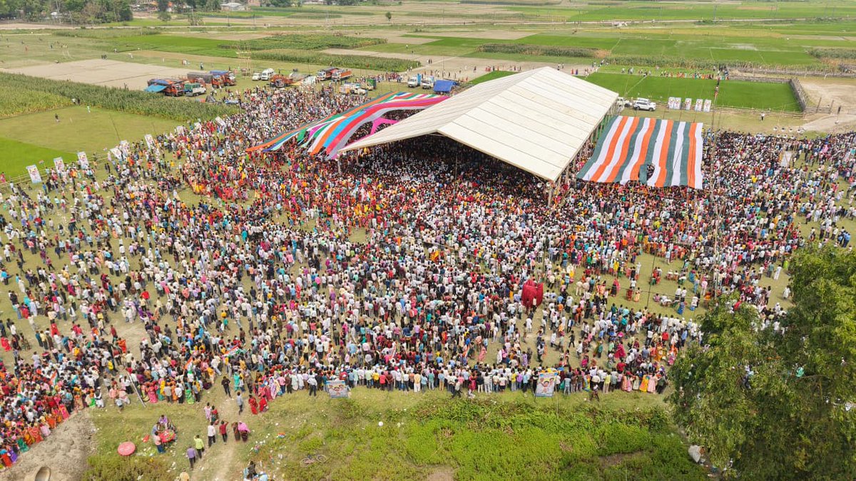 AITCofficial's tweet image. The enormous turnout at Mathabhanga, Cooch Behar for Smt. @MamataOfficial's rally is not extraordinary for Trinamool Congress. It is the usual sight.

Because when you have spent fifteen years standing by the people, the people stand by you. Every time. Without fail. Without