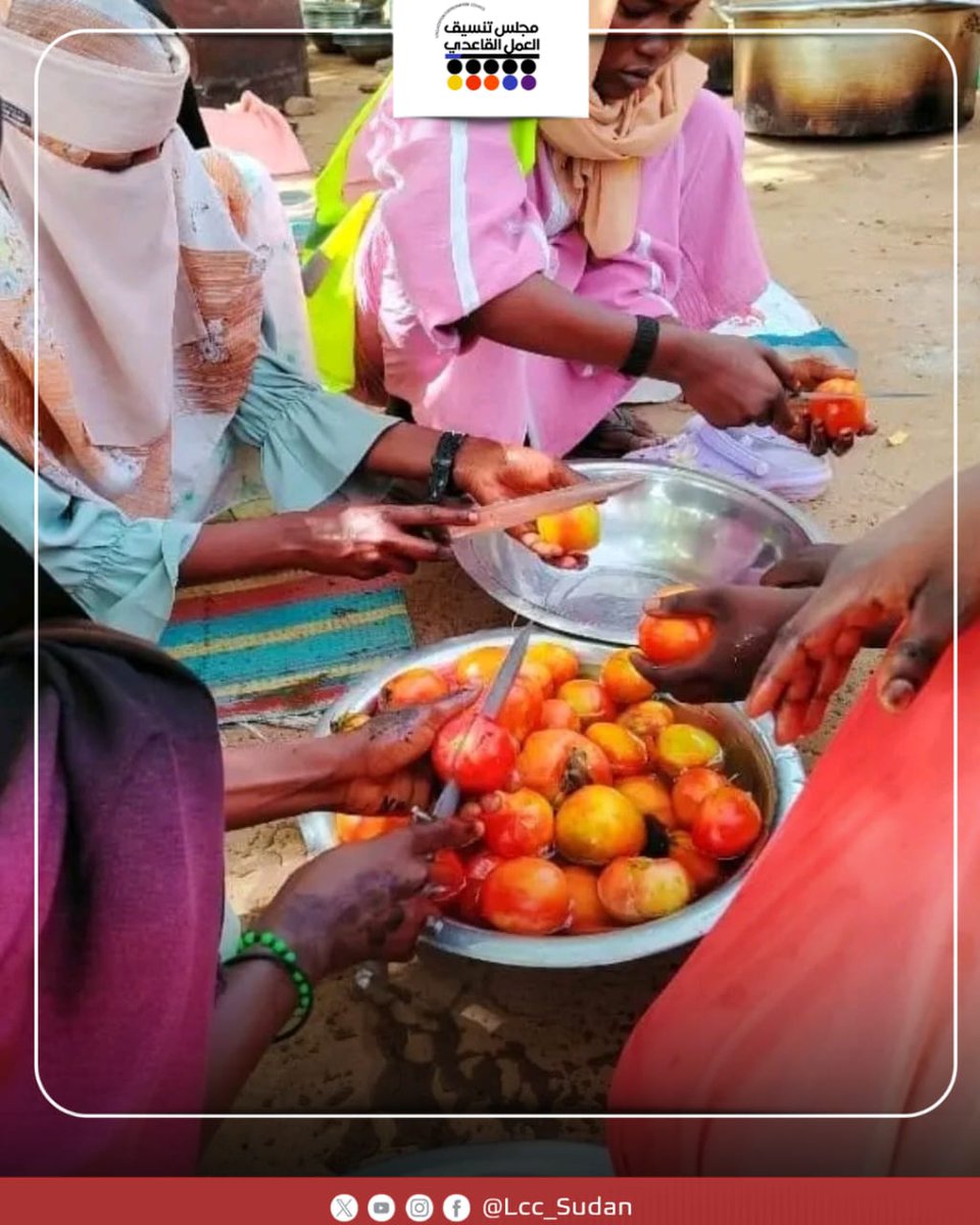LCC_Sudan's tweet image. Amid difficult conditions, Al-Hamidiyah Camp Emergency Room continues its community kitchen project to bring relief and strengthen solidarity, with support from the Central Darfur Emergency Rooms Council, easing displacement hardships, thanks to donors and volunteers.
#LCC_SUDAN