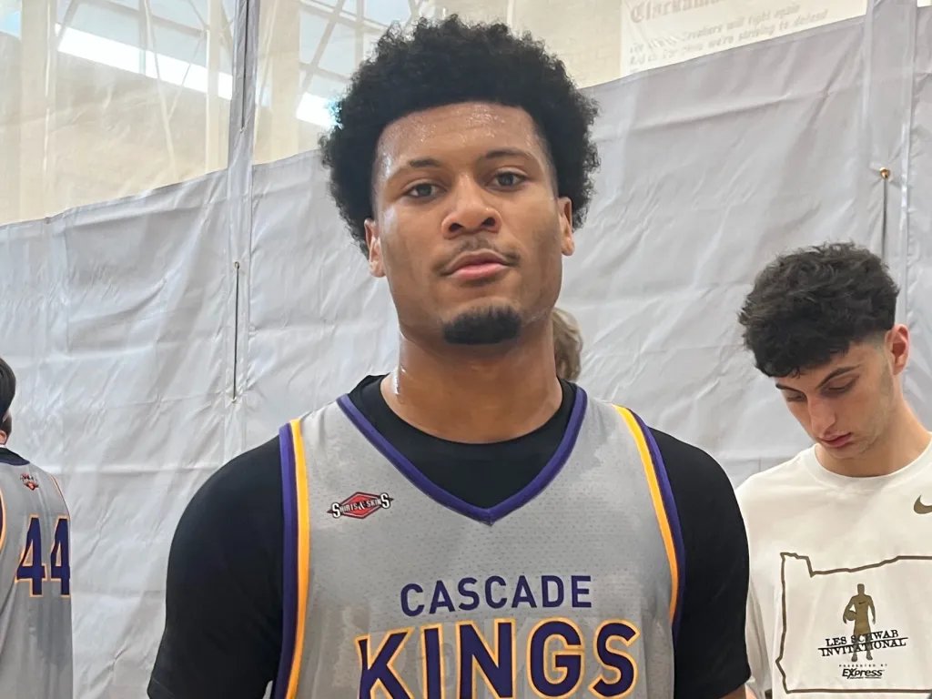 PrepHoopsOR's tweet photo. HoopSource Elite Opening Showcase – Top Performers 

@KevinJunkin 
@maxmartinov24 
@alex1ugo 
@ScottAlarion 
@isaac_bongen 

Click to view the article!
https://t.co/NEA1BWApVP https://t.co/zQv1Oa2Xbo