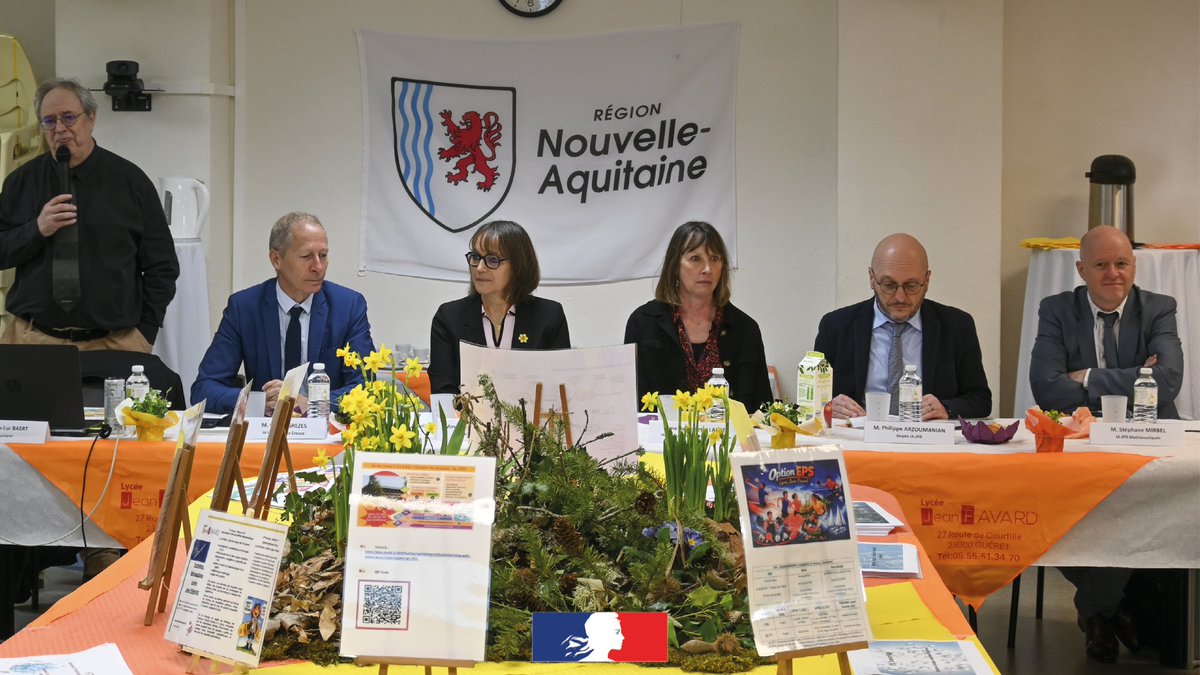 aclimoges's tweet photo. La rectrice de l'@aclimoges rencontre les élèves et équipes du lycée J. Favard de Guéret autour du thème Filles et maths.
▶️Les lycéennes des parcours scientifiques partagent leurs motivations et projets d'orientation.
▶️Découverte du projet Labdays 2026 avec les élèves de STI2D https://t.co/TdCddAPJW4