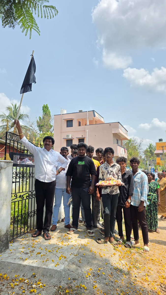 நமது மாநிலத்தின் உரிமையைப் பறிக்க 'மறுவரையறை' என்ற சட்டத்திருத்தத்தின் மூலம், தமிழ்நாட்டின் நாடாளுமன்ற பிரதிநிதித்துவத்தைக் குறைக்கும் ஒன்றிய பா.ஜ.க அரசு கண்டித்து, தமிழ்நாட்டின் குரலை நசுக்கும் இந்த கருப்புச் சட்டத்திற்கு எதிராக ஒட்டுமொத்த தமிழ்நாடும் கிளர்ந்தெழுகிறது