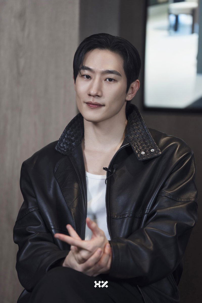 highziumstudio's tweet image. [#노상현] #BLOG

레더 자켓 입는 국무총리?😲🖤
그의 이중생활을 공개합니다! 

🔗 blog.naver.com/highziumstudio…

#STEVESANGHYUNNOH #하이지음스튜디오 #HighZiumstudio #드라마 #Drama #21세기대군부인 #PerfectCrown