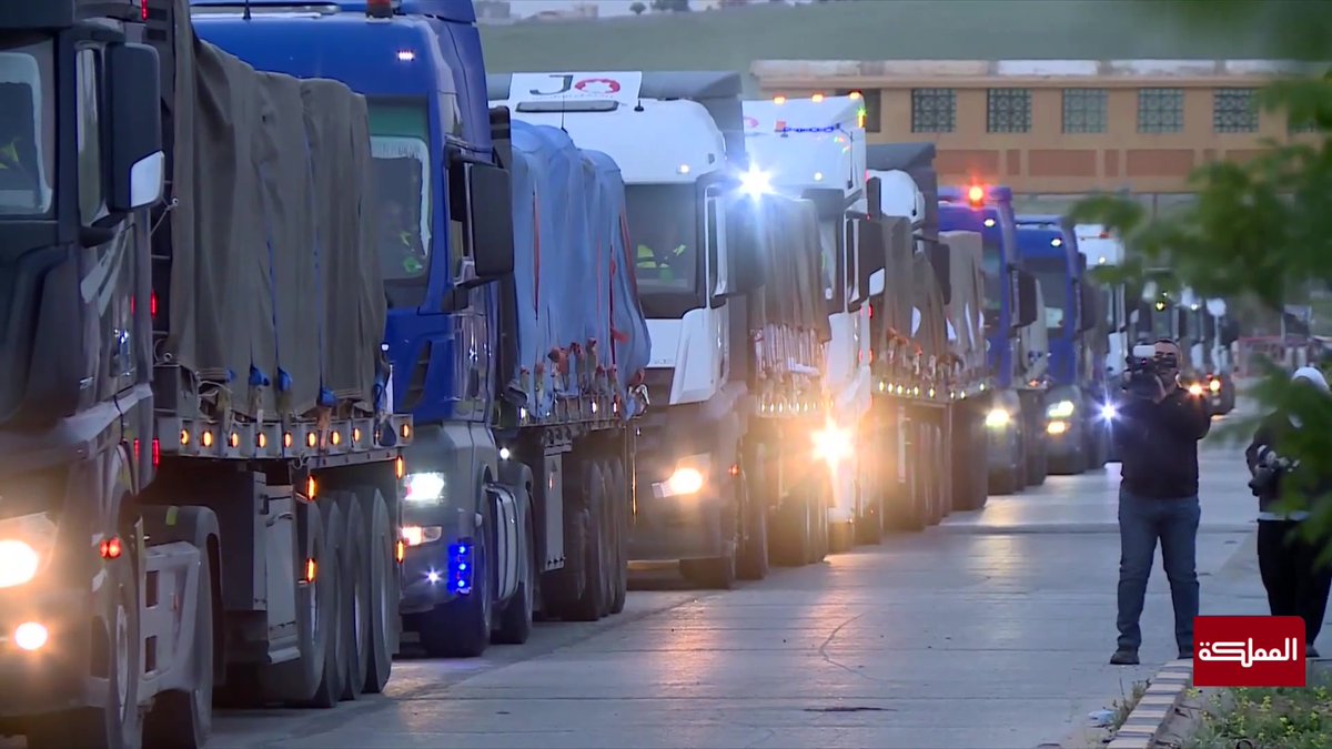 قافلة مساعدات أردنية للبنان تعبر من سوريا نحو الأراضي اللبنانية #الأردن 