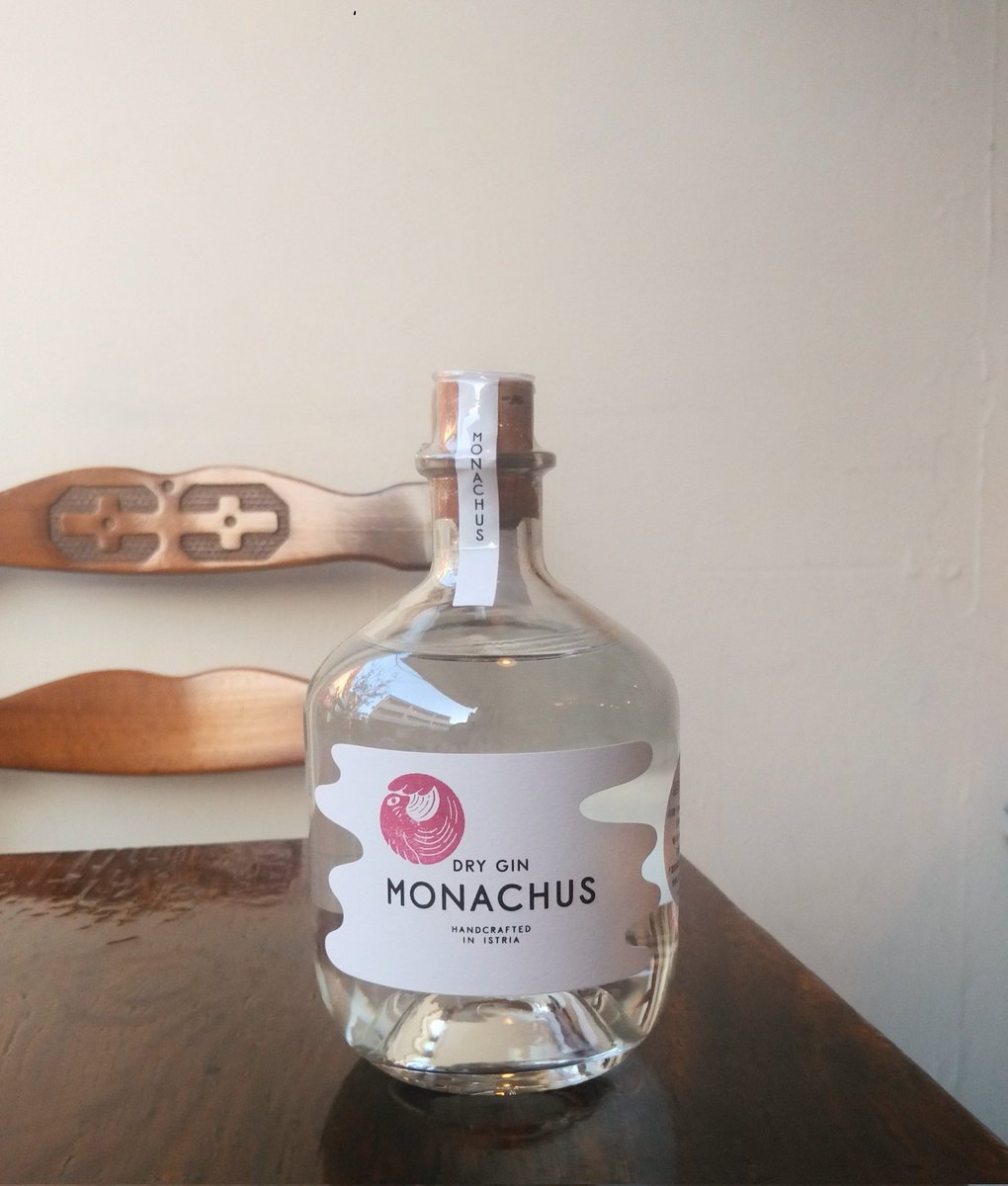 cafe.bar.gallery.Roof tweet media