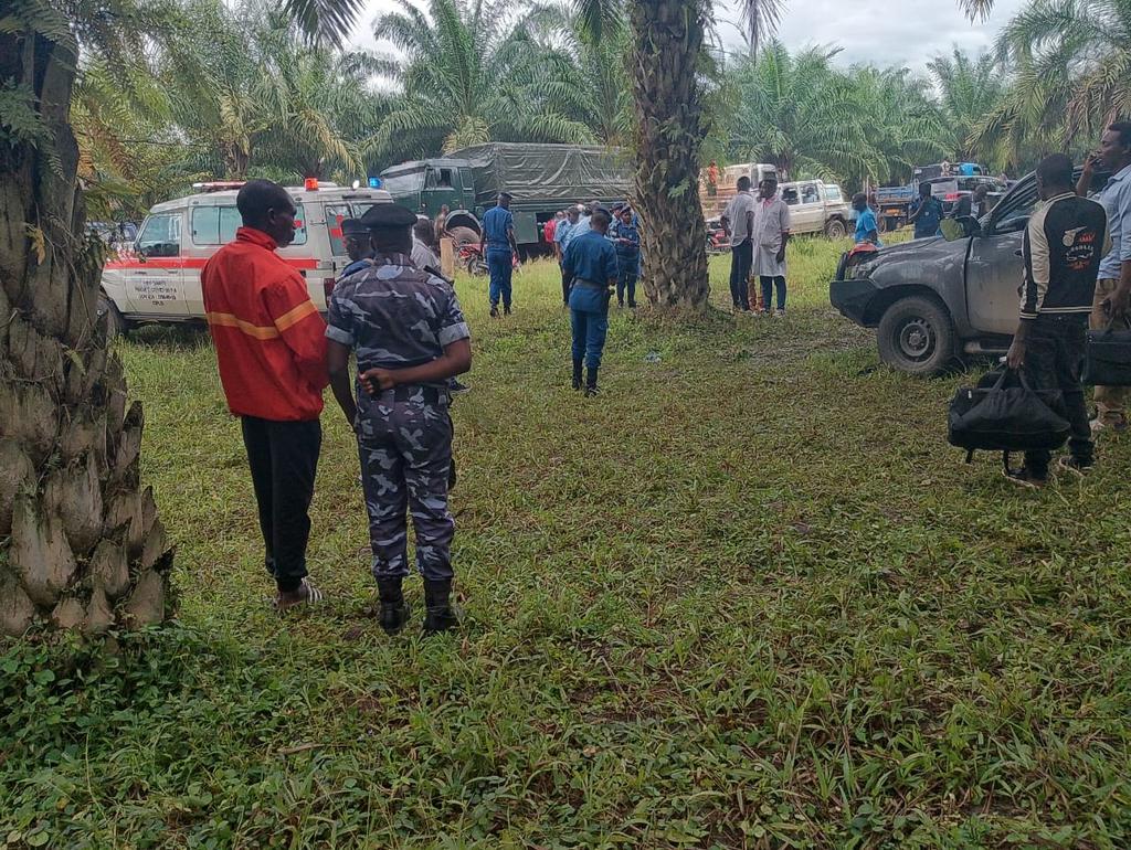 ebalemozindo's tweet image. #AFRIQUE: #BURUNDI
#PAGE #NOIRE.
Le ministre de la Communication, Gabby Bugaga, a été retrouvé sans vie ce jeudi 16 avril 2026 dans son véhicule à Kivoga. Selon un témoin sur place, la clé de contact du véhicule a été retrouvée dans une sacoche et non dans le véhicule.