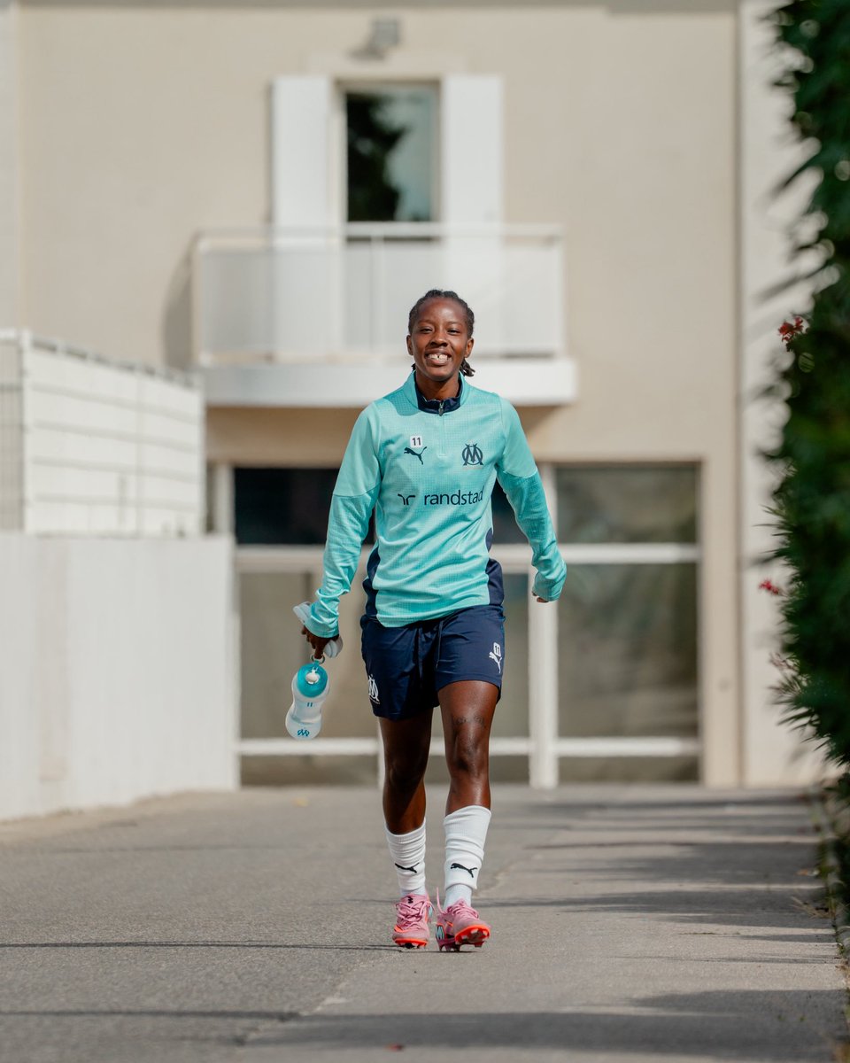 OMfeminines's tweet image. +𝟏 🎂🇯🇲
𝟐𝟒 𝐚𝐧𝐬 aujourd’hui pour notre numéro 11, 𝐡𝐚𝐩𝐩𝐲 𝐛𝐢𝐫𝐭𝐡𝐝𝐚𝐲 𝐉𝐨𝐝𝐲 🥳💙

#Birthday by @Vazivaoff 🎉