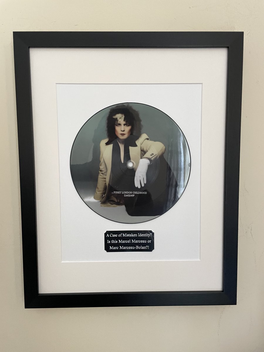 My1stRecord's tweet image. The #Popmaster Aperitif aka #TheTopTenTilKen concluded with this #TRex tune, once again framed by MyFirstRecord.co.uk as a #gift...We have also framed this fab picture disc!

@PopmasterTM @MarcBolan1977 @marcbolanlive @marcbolan @MarcBolanShrine @BolanHistory @marcradioshow