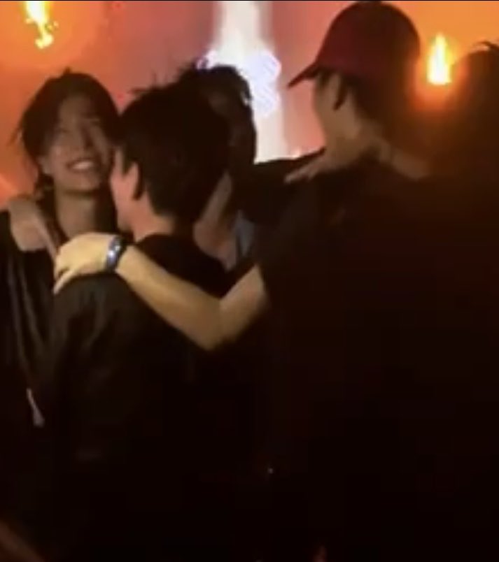 sooooooo bfs😭😭😭😭😭😭😭

#GeminiFourth #เจมีไนน์โฟร์ท