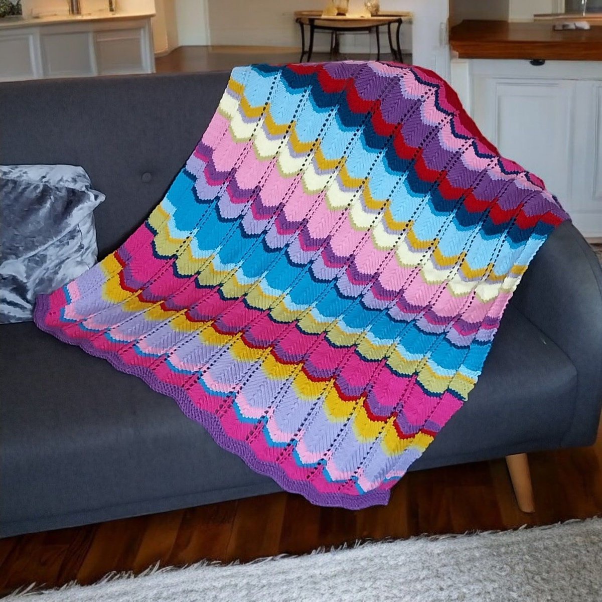 knittingtopia's tweet image. Chunky Hand Knitted Striped Blanket with Chevron Pattern is the perfect addition to your home decor. Cosy up with this Sofa Throw or Lap Blanket. Great for housewarming or new home gifts.
knittingtopia.etsy.com/listing/172290…
#etsy #cosyknits #winterknits #homecomforts