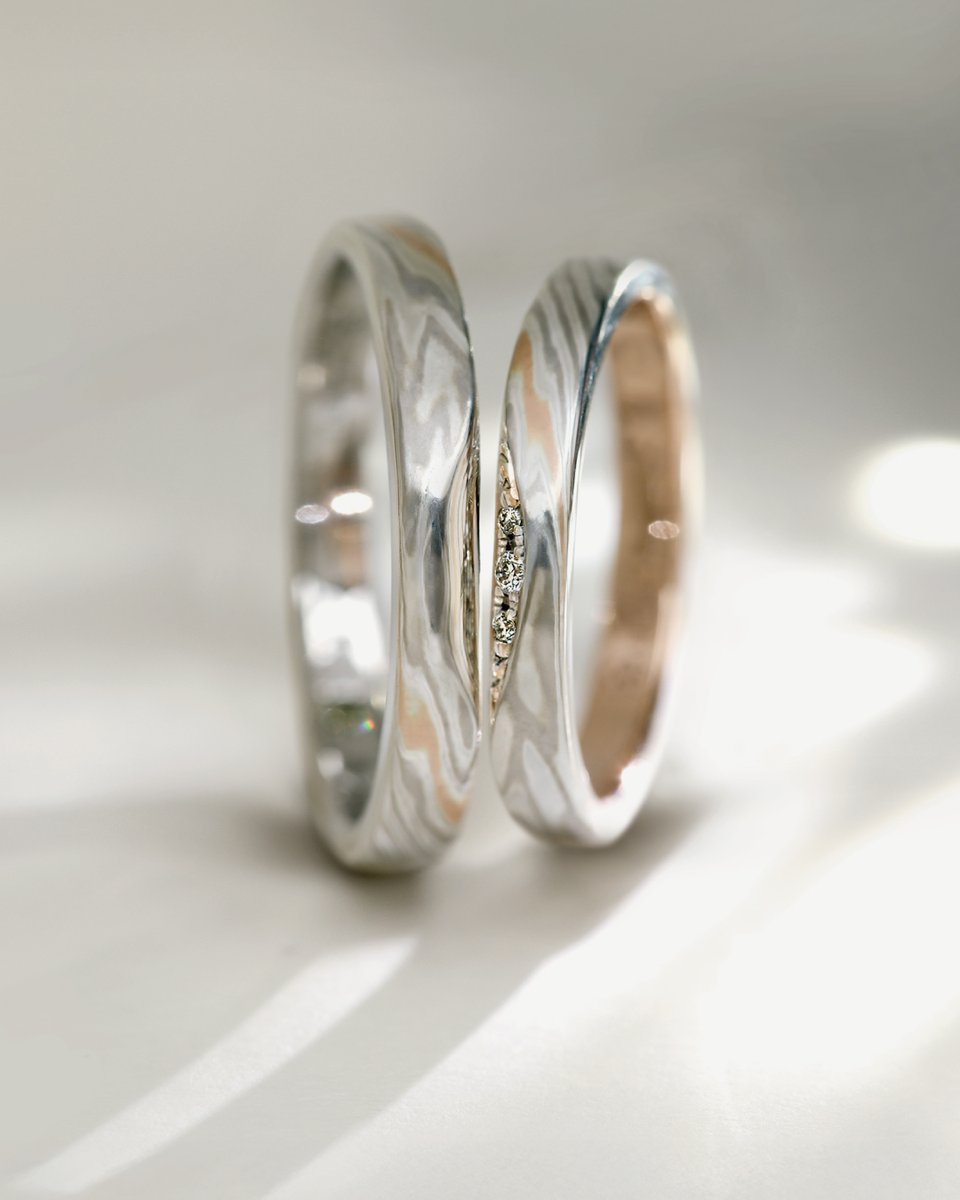 MOKUMEGANEYA_US's tweet image. Mokumeganeya’s elegant pieces are individually crafted with exquisite woodgrain patterns made from different colored forged metals. Mokumeganeya delivers precious rings worthy of once-in-a-lifetime moments.
▶️Free catalog: mokumeganeya.com/e/free-catalog…
#weddingring #engagementring