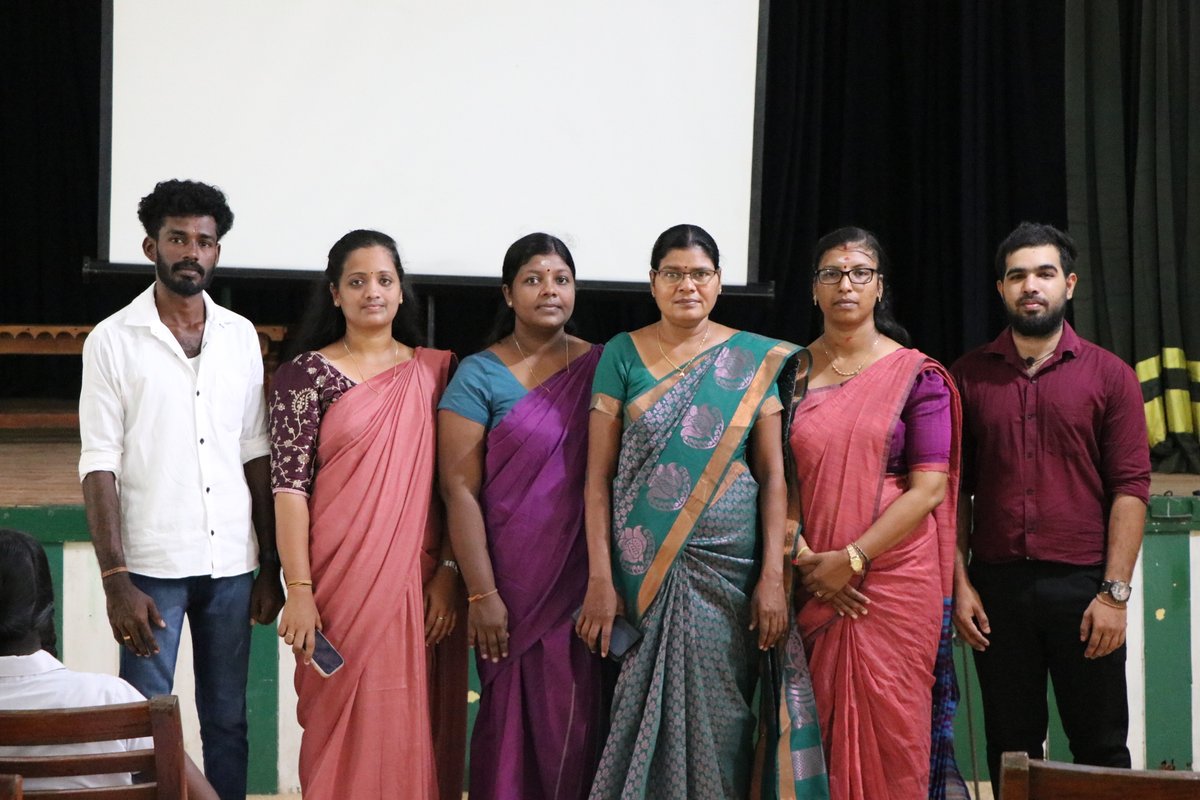 noolaham's tweet photo. யாழ் இந்து மகளிர் கல்லூரி ஆவணப்படுத்தல்

செயற்றிட்டத்தின் அறிமுகம், செயற்றிட்டத்தின் அடைவுகள் மற்றும்  ஆவணப்படுத்தப்பட்ட விடயங்கள் குறித்தும் 
மற்றும்,  நூலக நிறுவனத்தின் திறந்த கல்வி வளங்கள் (Open Education Resources) செயற்றிட்டம் பற்றியும் மாணவர்களுக்கு தெளிவுபடுத்தப்பட்டது. https://t.co/Zkkzi1yraf
