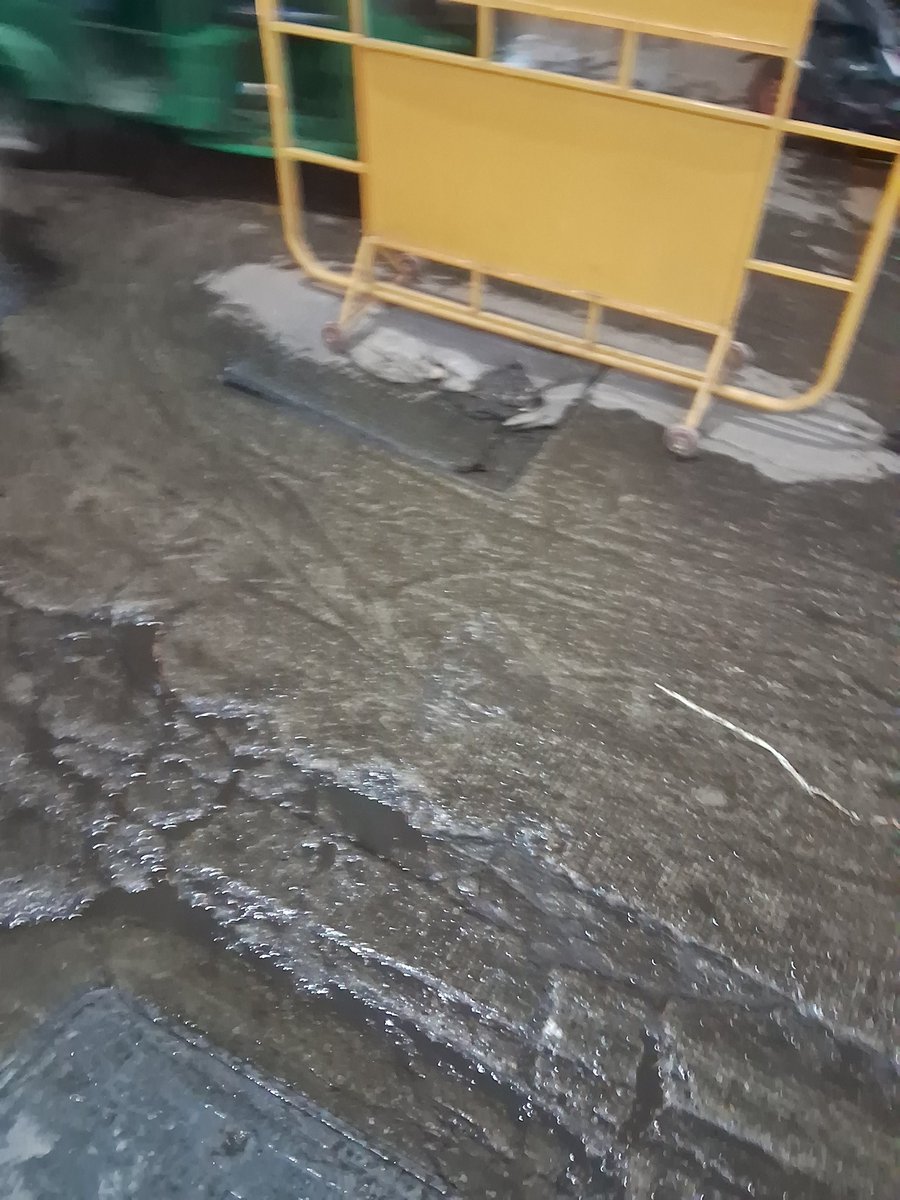 123mangoman's tweet photo. @DrVaishnavi14 @osd_cmkarnataka @BLRSmartCity @anil_lulla @bengalurupost1 @blrcitytraffic @ChristinMP_ @DeccanHerald @ICCCBengaluru @KannadaRepublic @Melvin_Mercom @naveenmzs Many manhole covers are broken or about to be broken in #Avenueroad starting from City Market circle ,this road was constructed 3 years ago but no maintainance,are they waiting for any untoward incident to happen #Avenueroad #ಬೆಂಗಳೂರು #Bengaluru #ಹಳೇಬೆಂಗಳೂರಿನಪೇಟೆಗಳು #BWSS https://t.co/1bUMR5ubPq