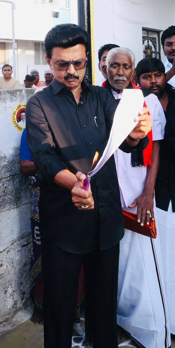 This is called 
Tamil Nadu!

#Burn #DelimitationBill
#Delimitation
<a href="/mkstalin/">M.K.Stalin - தமிழ்நாட்டை தலைகுனிய விடமாட்டேன்</a> <a href="/Udhaystalin/">Udhay - தமிழ்நாட்டை தலைகுனிய விடமாட்டேன்</a>